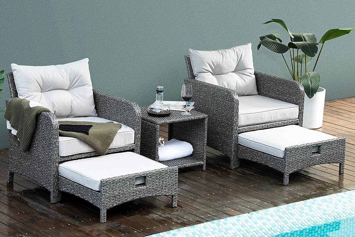 Keep The Interest Of Your Guests At Bay With the Wicker Sunroom Furniture