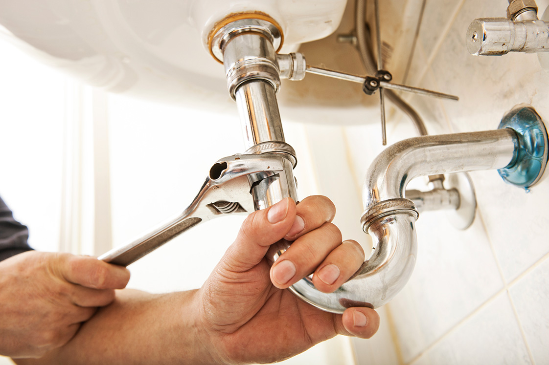 Why Is It Necessary to Hire a Professional Plumber?
