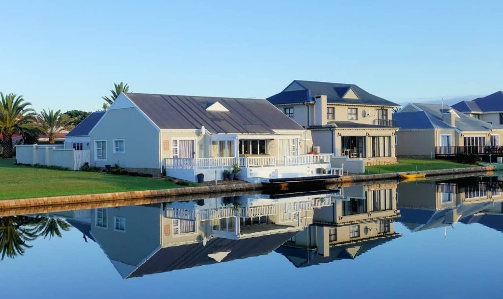 Why a Waterfront Property is a Great Investment?