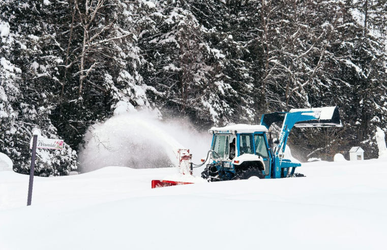 Why Snow Removal Matters for Home Safety